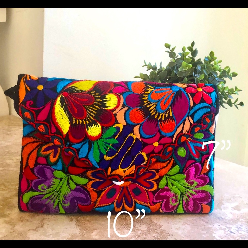 MEXICAN EMBROIDERED CLUTCH